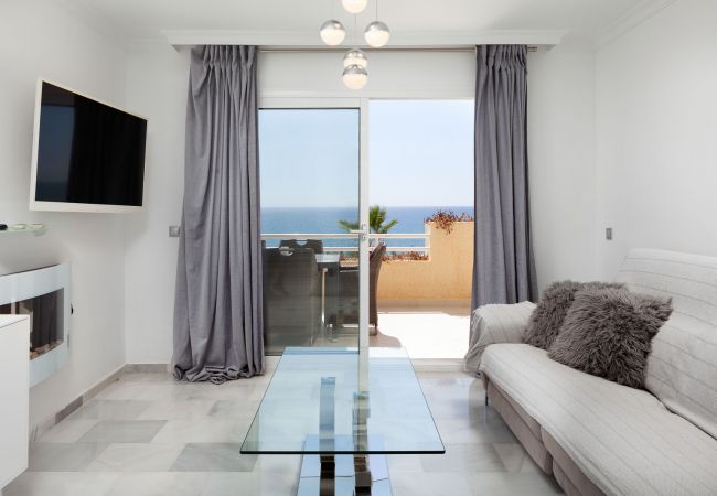 Apartamento en Mijas Costa -  Chaparral Mijas Peaceful Seafront Home by Alfresco Stays