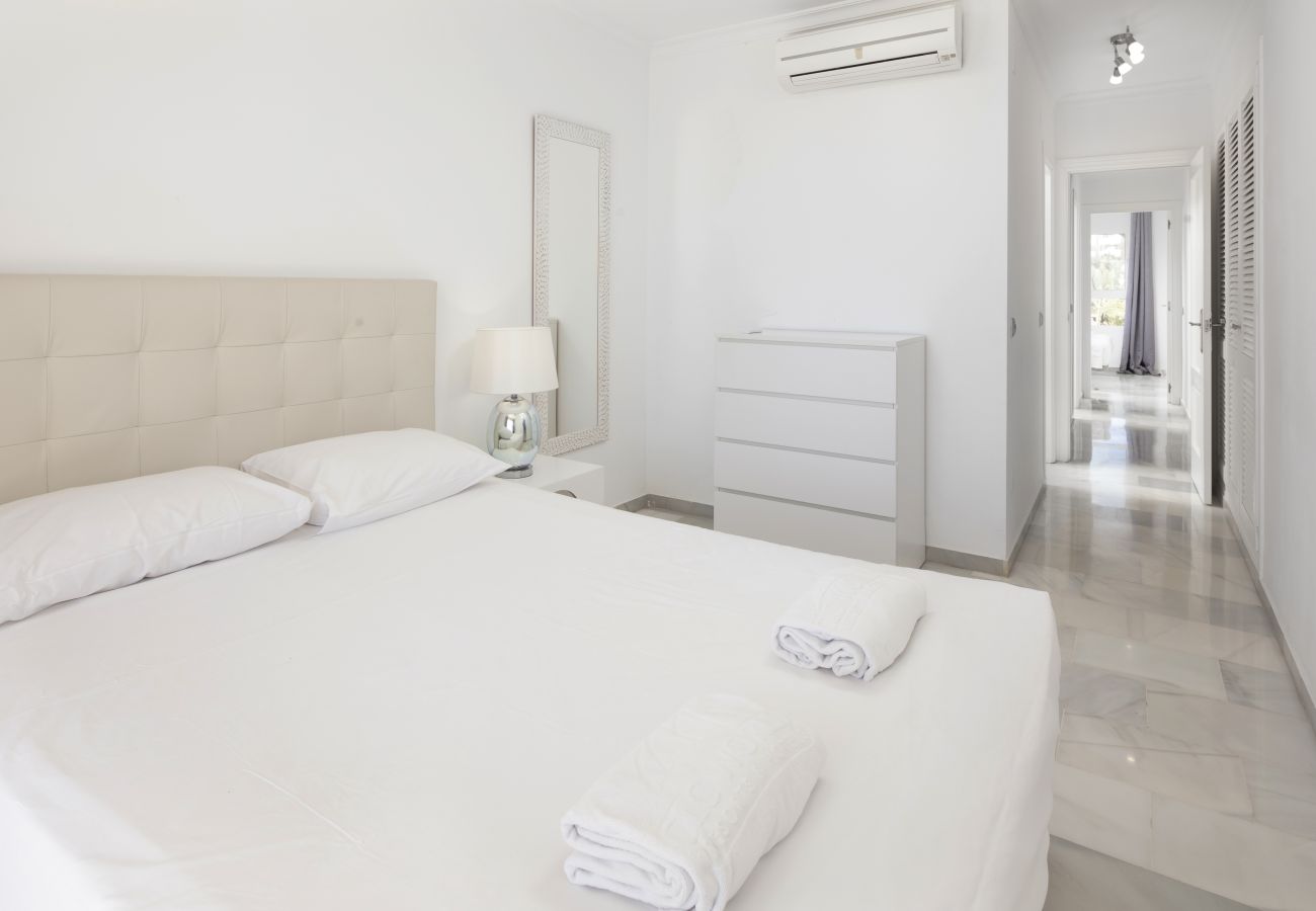 Apartamento en Mijas Costa -  Chaparral Seafront by Alfresco Stays