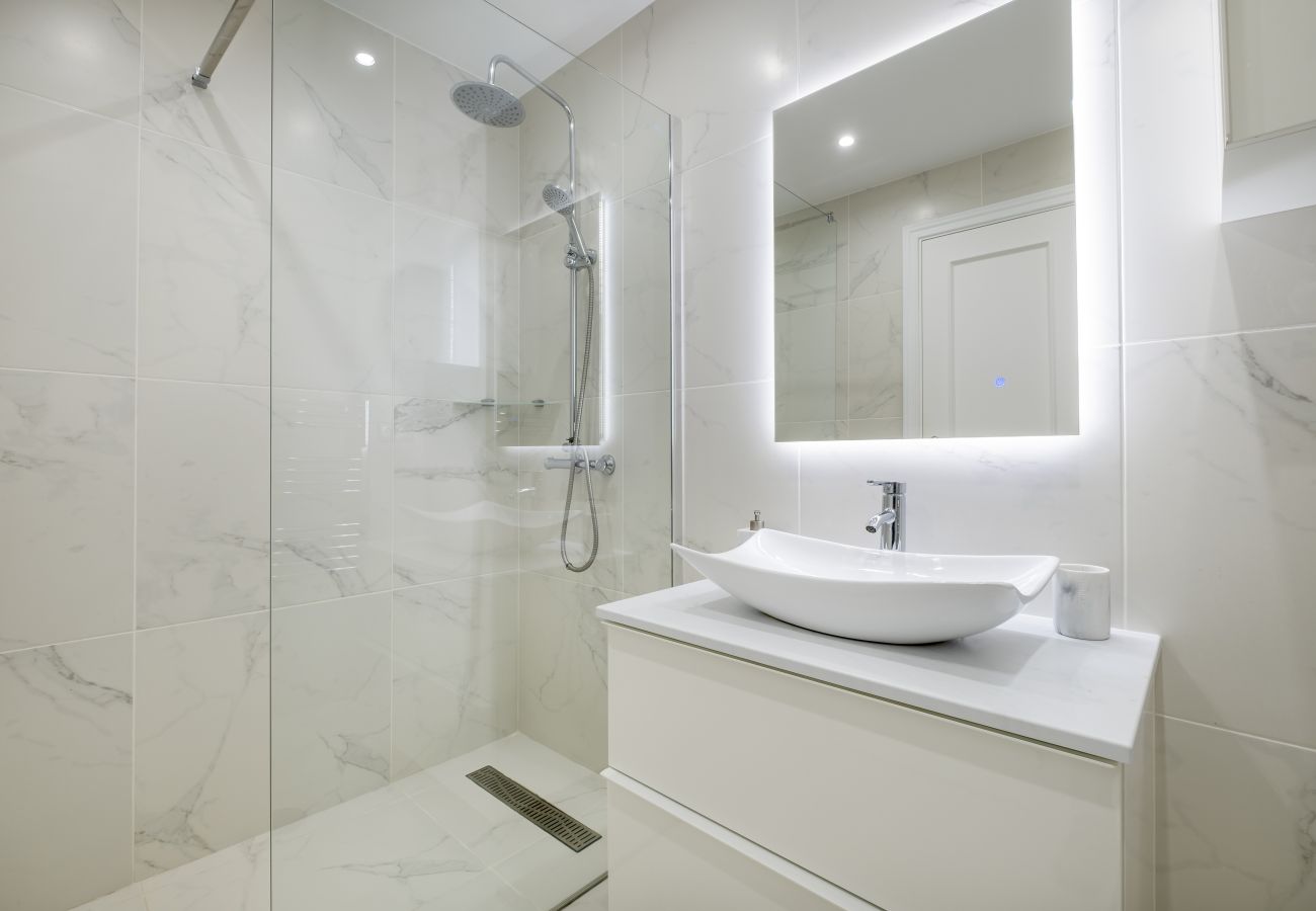 Apartamento en Mijas Costa -  Chaparral Seafront by Alfresco Stays