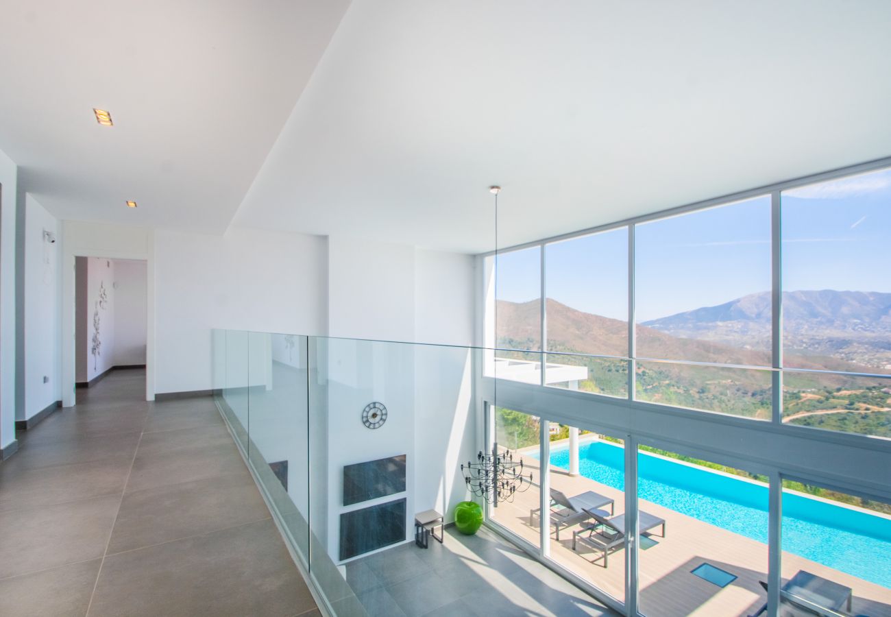 Villa en Ojen - Dolce Vita Villa by Alfresco Stays
