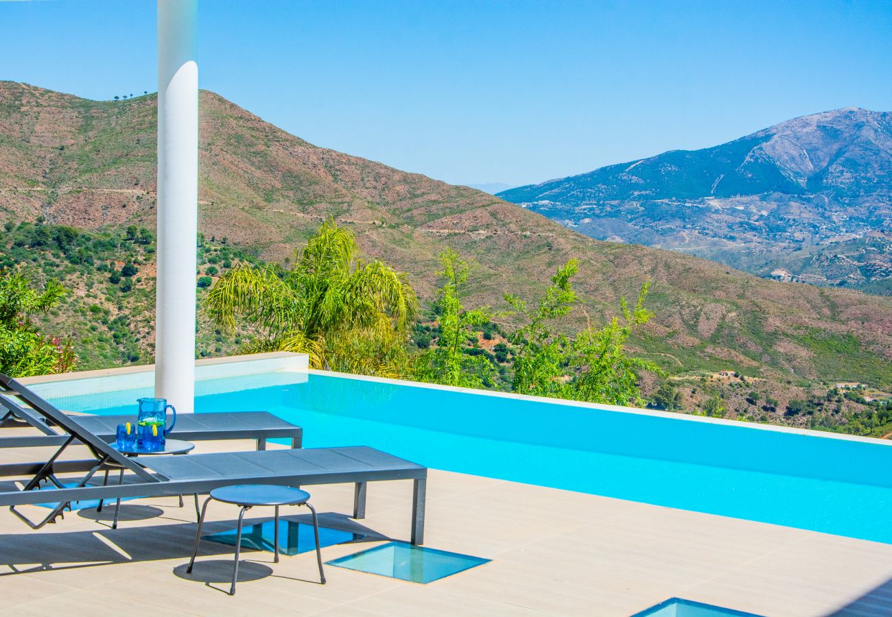 Villa en Ojen - Dolce Vita Villa by Alfresco Stays