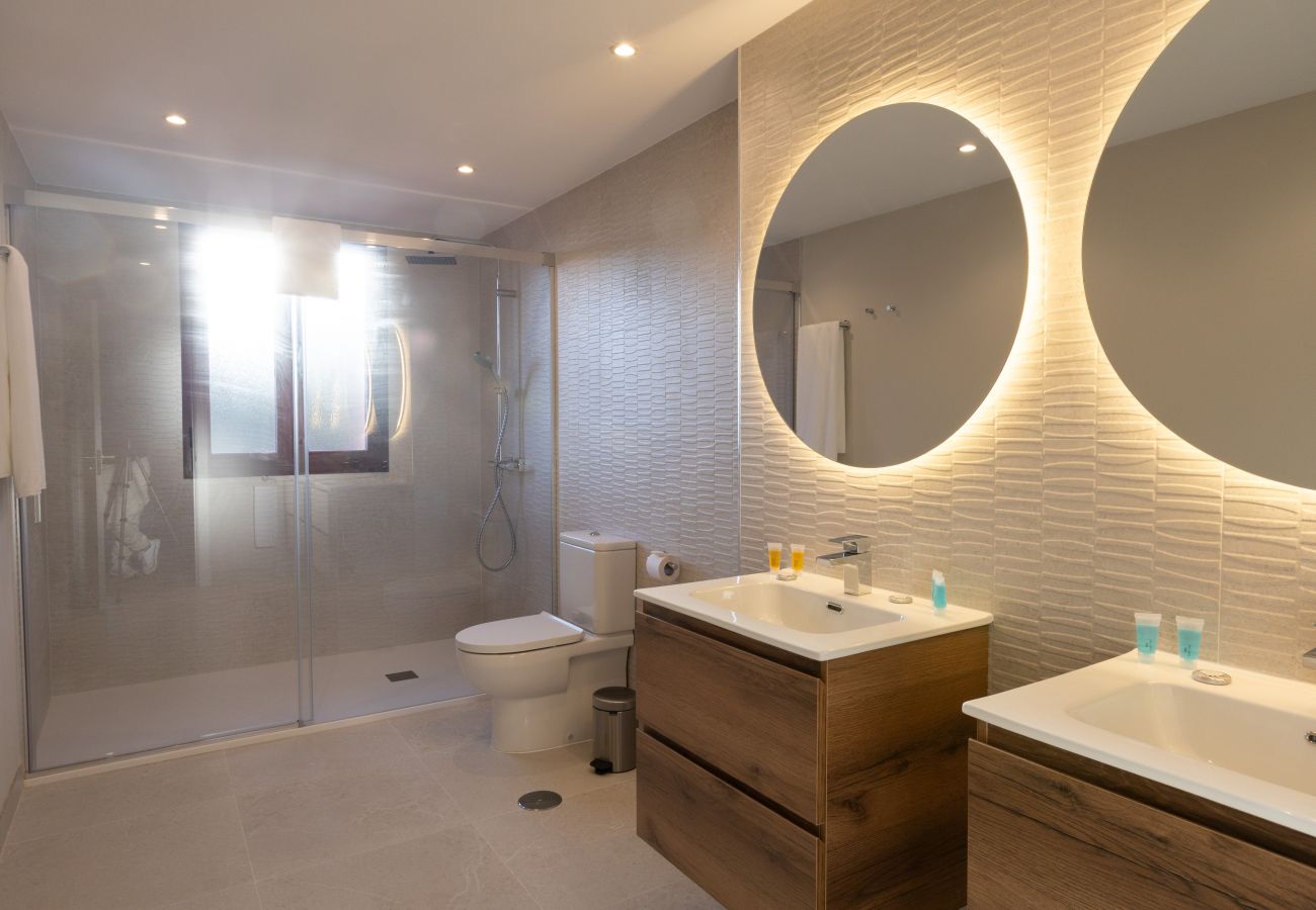 Apartamento en Benahavís - ÁTICO DE TRES DORMITORIOS