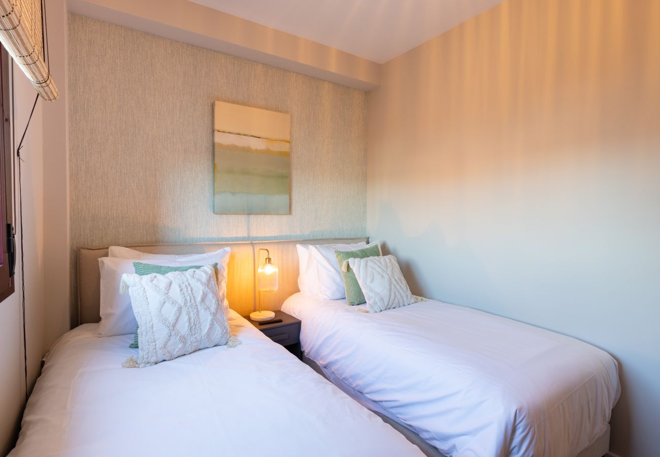 Apartamento en Benahavís - ÁTICO DE TRES DORMITORIOS