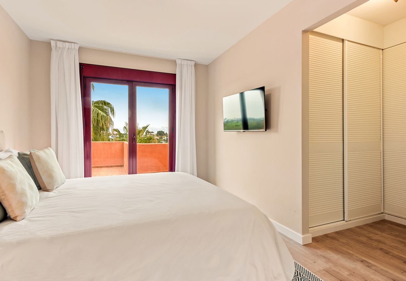 Apartamento en Benahavís - ÁTICO DE TRES DORMITORIOS