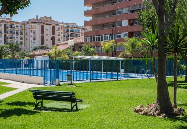 Apartamento en Fuengirola - Boliches Sea Vibes by Alfresco Stays