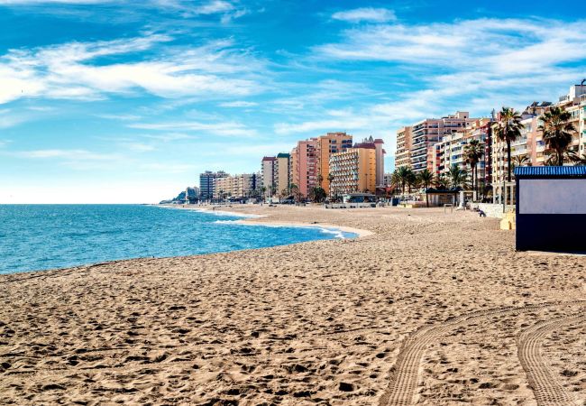 Apartamento en Fuengirola - Boliches Sea Vibes by Alfresco Stays