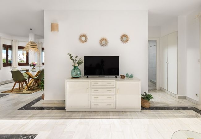 Apartamento en Mijas Costa - Calahonda Seafront by Alfresco Stays Apartamento en Mijas Costa - Calahonda Seafront by Alfresco Stays