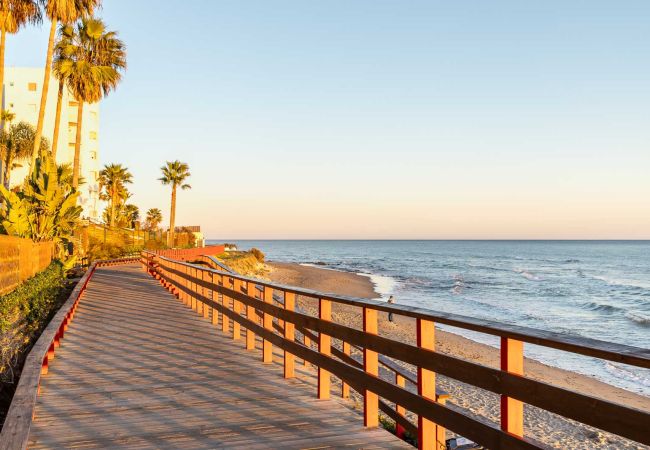 Apartamento en Mijas Costa - Calahonda Seafront by Alfresco Stays Apartamento en Mijas Costa - Calahonda Seafront by Alfresco Stays