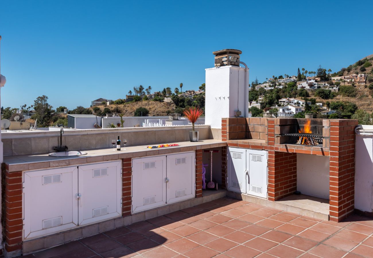 Apartamento en Benalmádena - Benalmadena Sunset Rooftop by Alfresco Stays