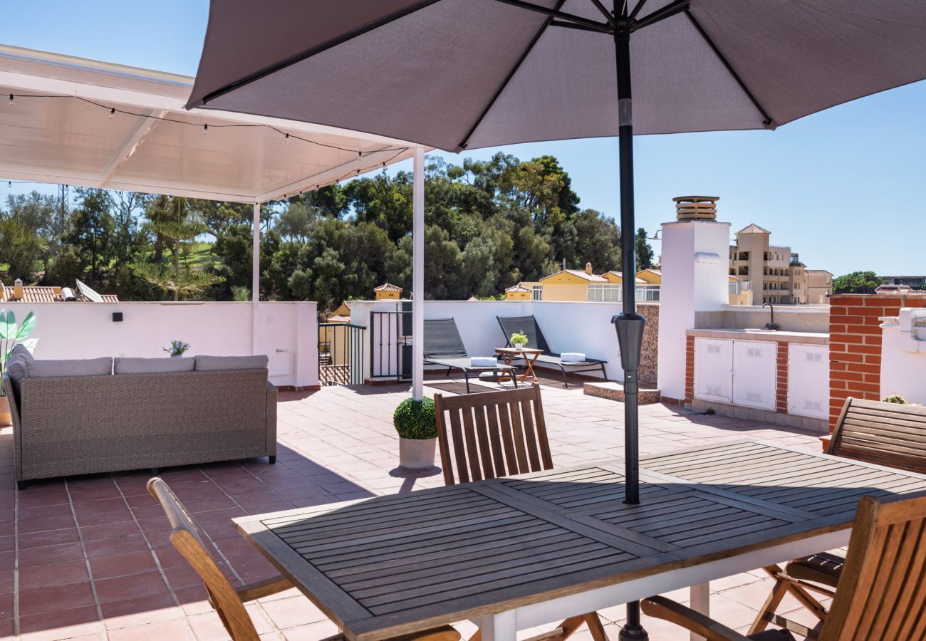 Apartamento en Benalmádena - Benalmadena Sunset Rooftop by Alfresco Stays