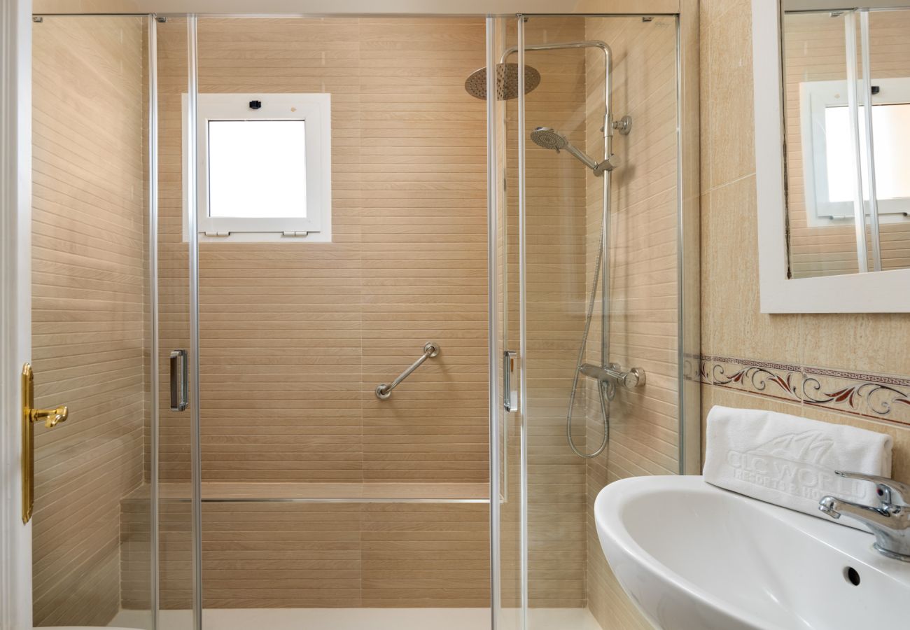 Apartamento en Mijas Costa - Penthouse Sea Lookout by Alfresco Stays