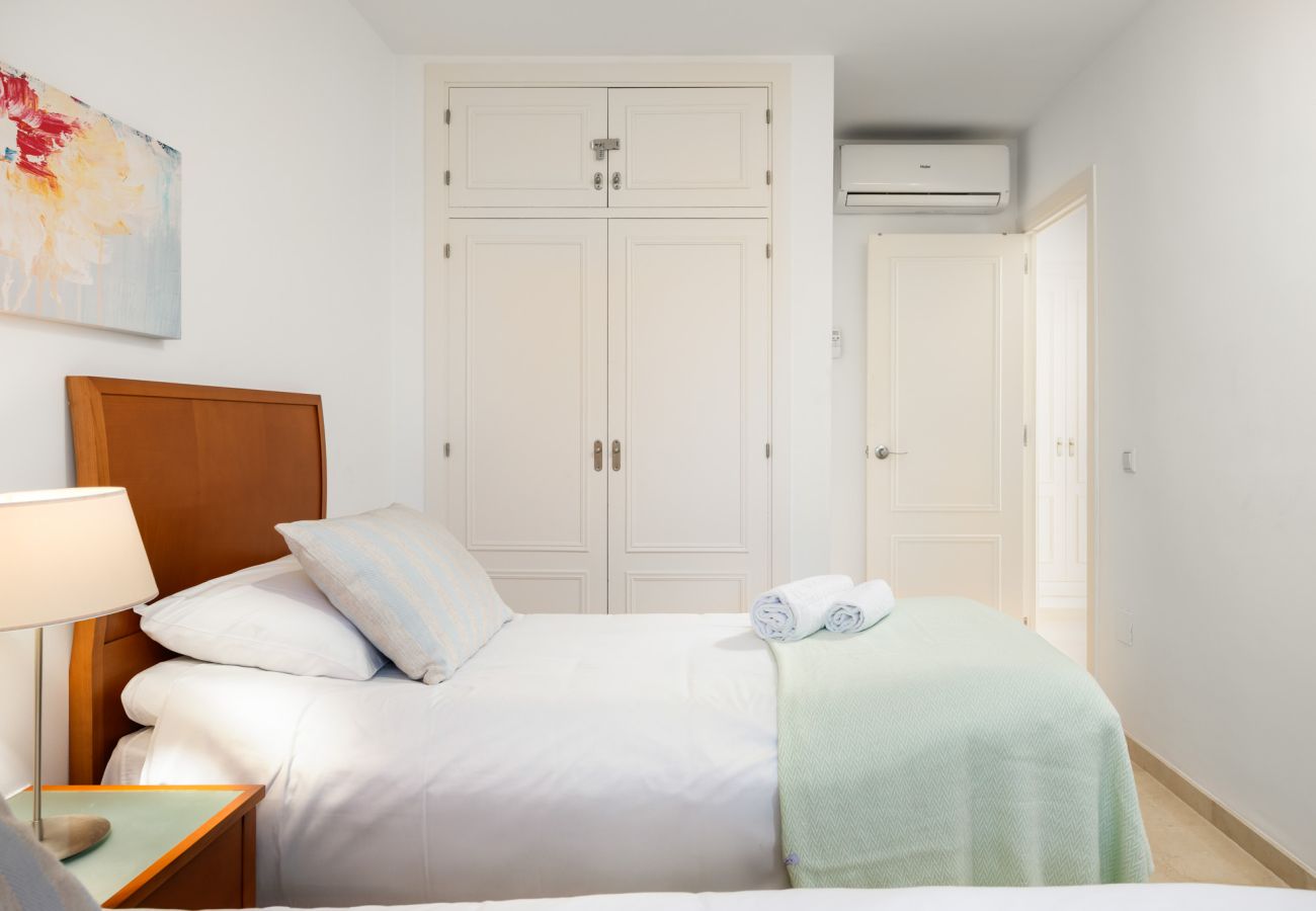 Apartamento en Mijas Costa - Coastal Escapes by Alfresco Stays