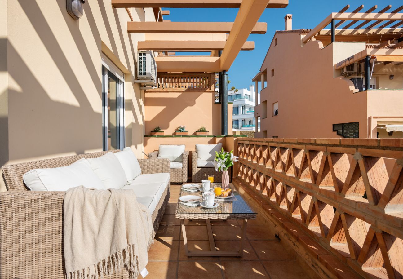 Apartamento en Mijas Costa - Sunny Terrace Getaway by Alfresco Stays