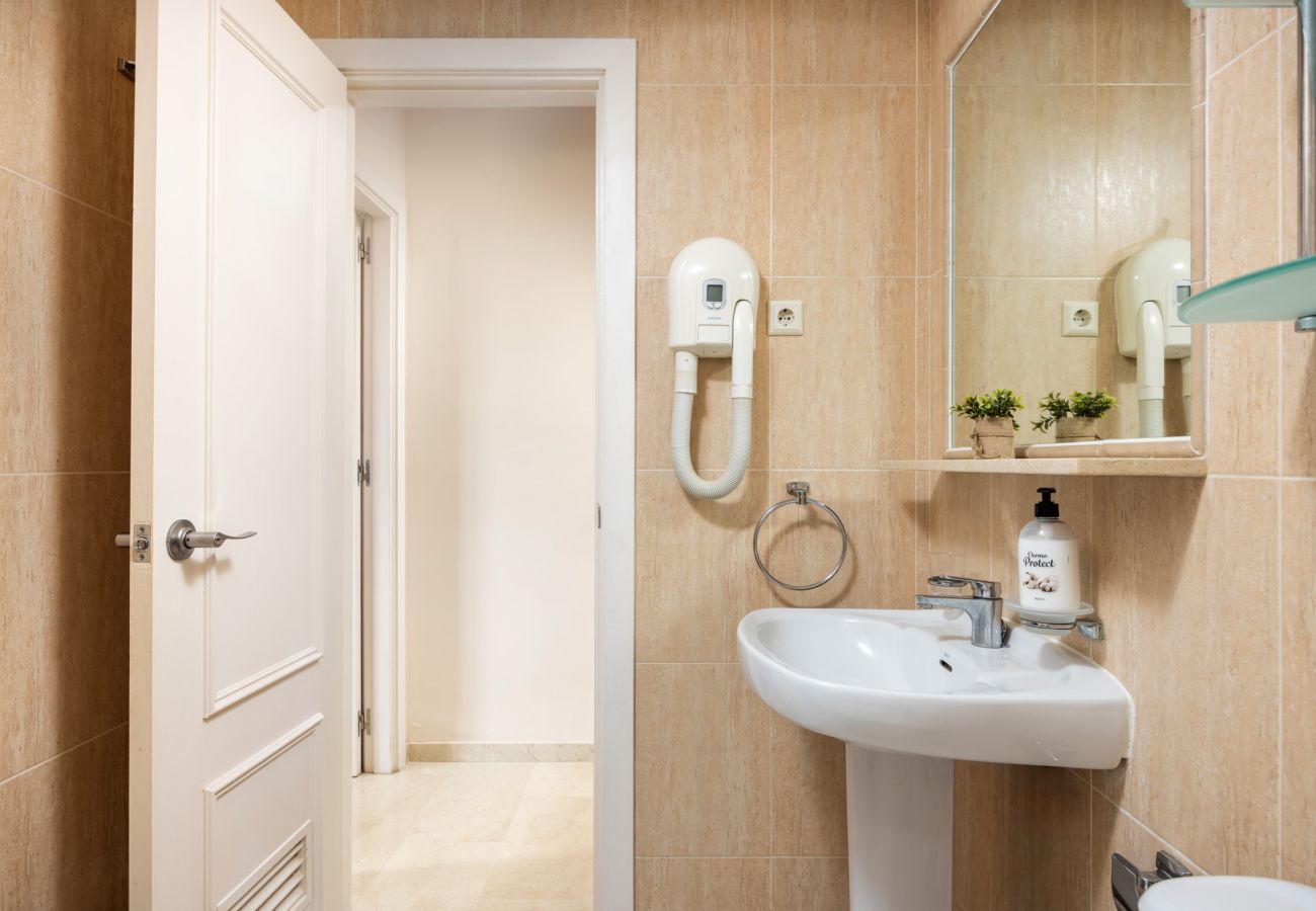 Apartamento en Mijas Costa - Coastal Break by Alfresco Stays