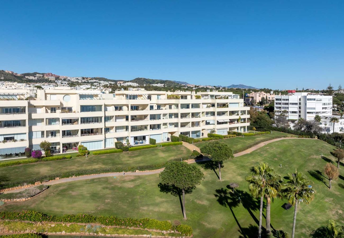 Apartamento en Marbella - Cabopino Seafront by Alfresco Stays