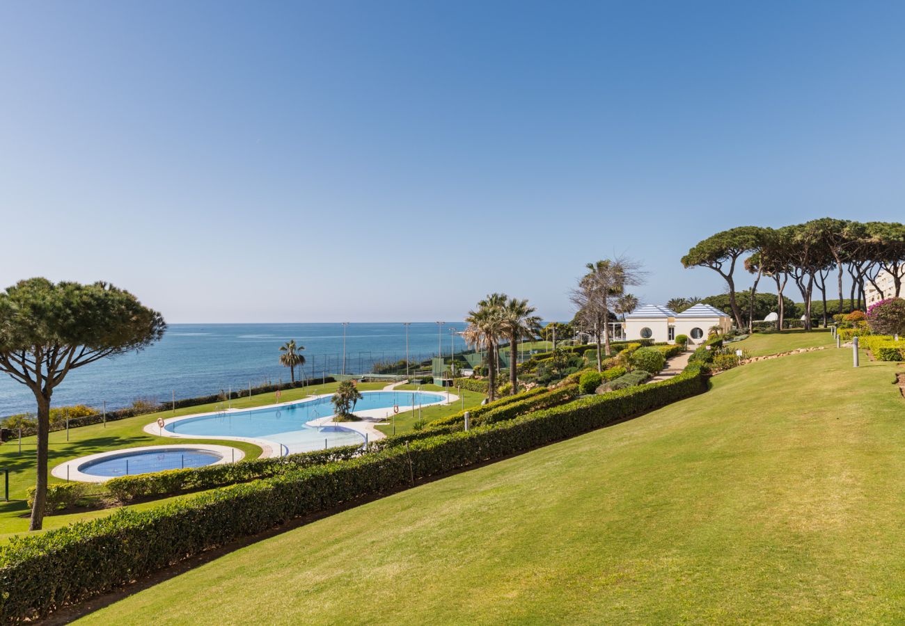 Apartamento en Marbella - Cabopino Seafront by Alfresco Stays