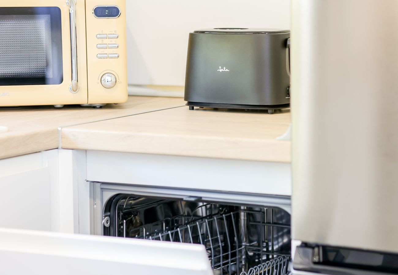 Apartamento en Fuengirola - Centro Serenity Flat by Alfresco Stays