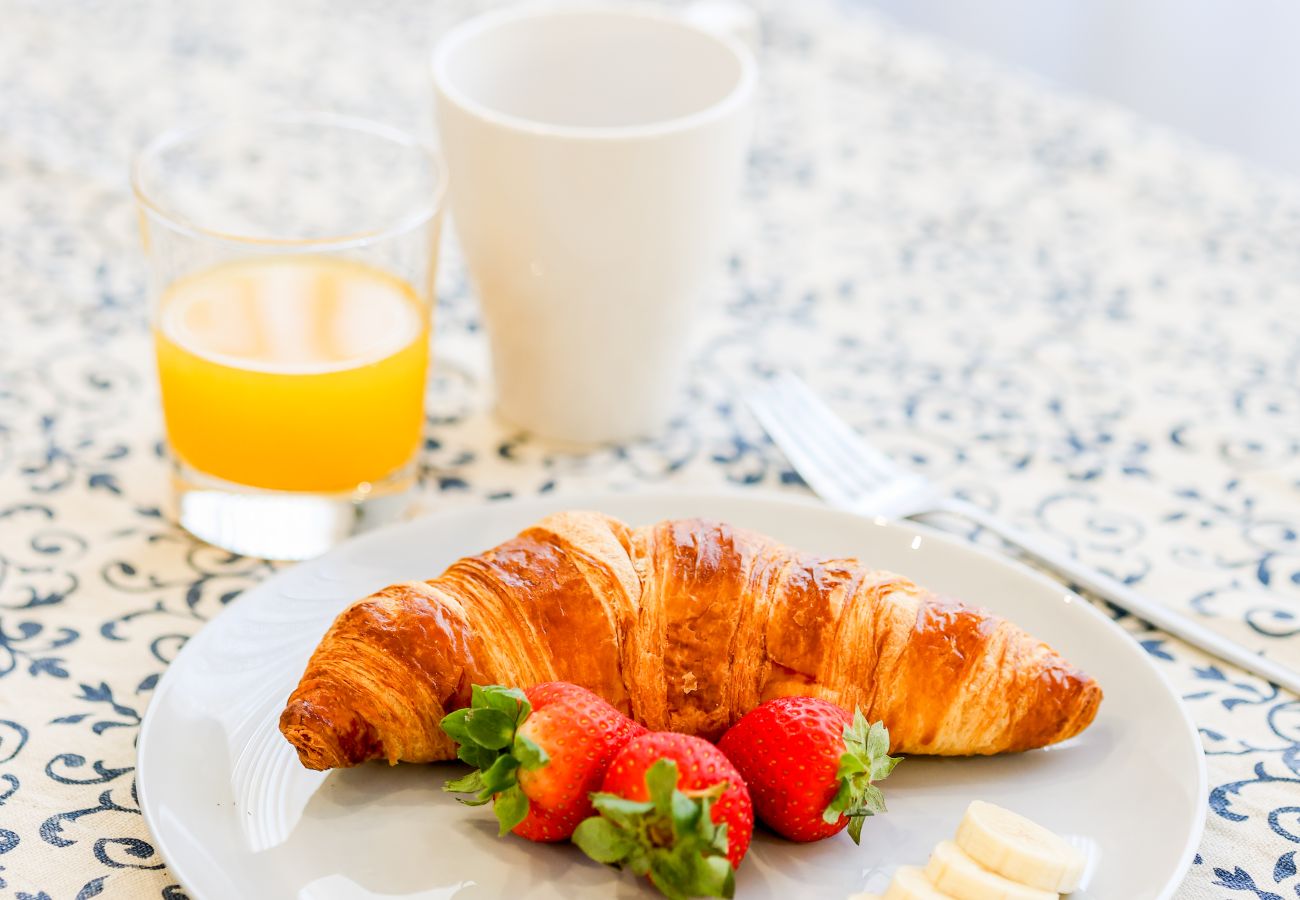 Apartamento en Fuengirola - Centro Serenity Flat by Alfresco Stays