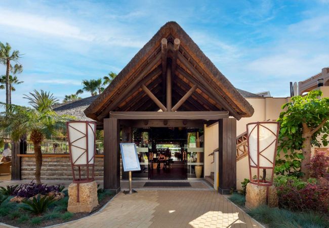 Thai-inspired resort restaurant ideal for families